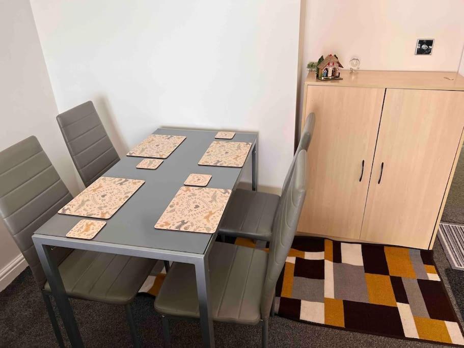 Lincoln View Sleeps 4 Balcony Self Check-In Apartman Kültér fotó